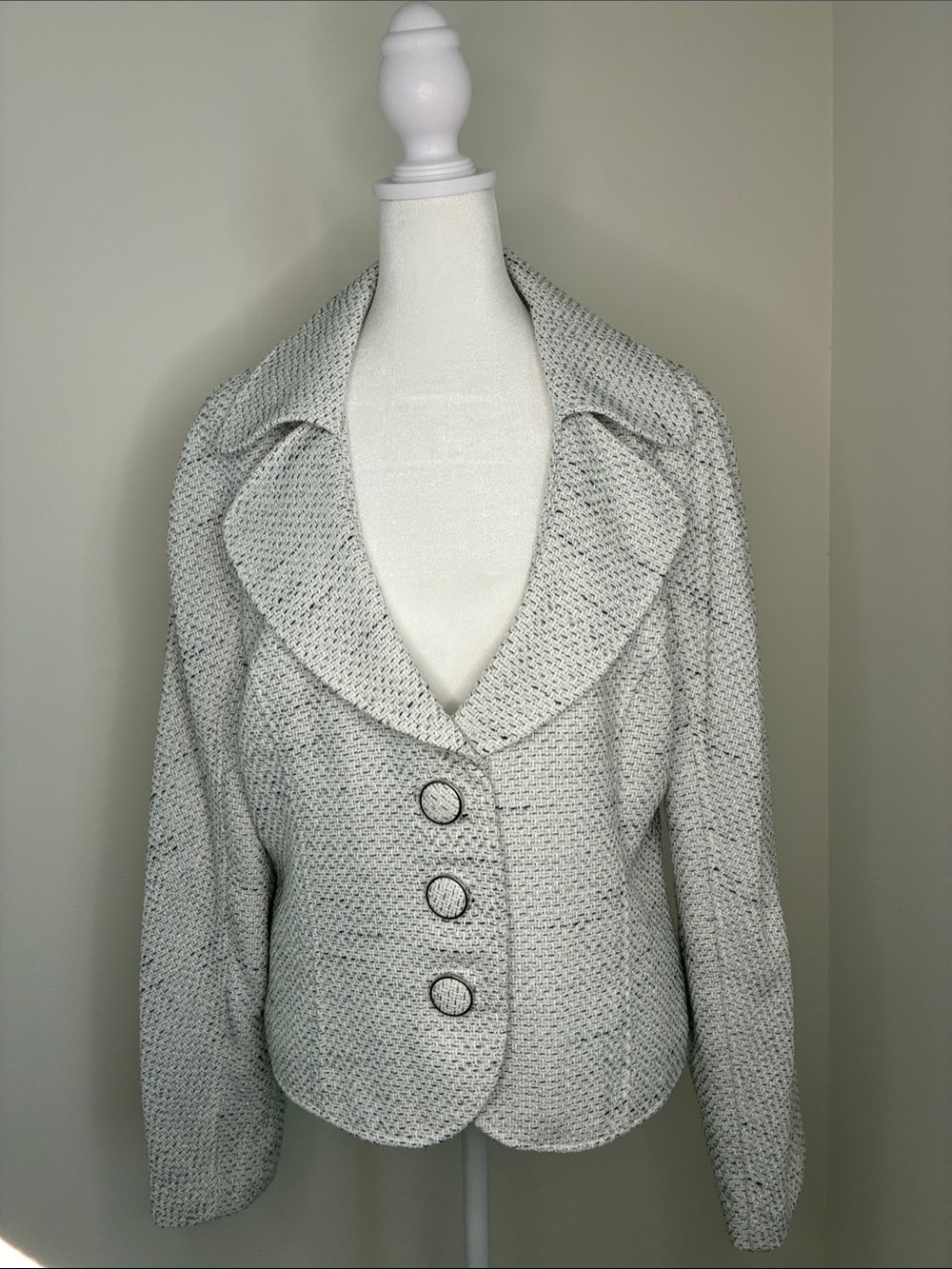 White House Black Market 12 Black/White Textured Shawl-Collar Blazer